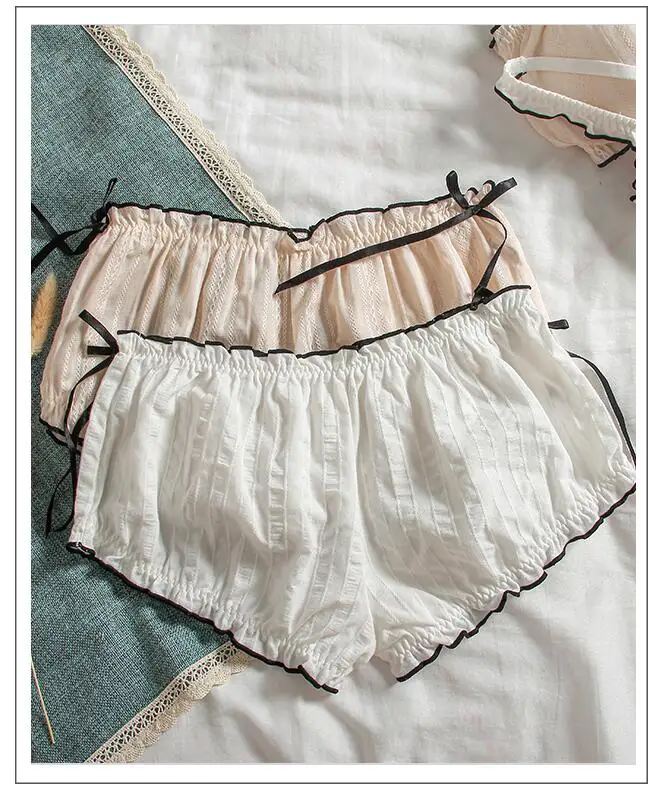 Комплект нижнего белья из бюстгальтера и трусиков 100% хлопок