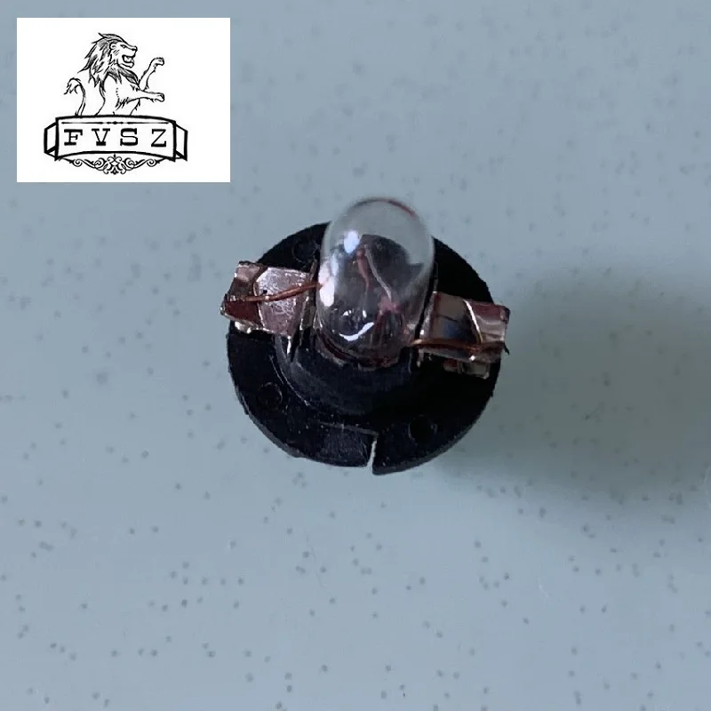 10 шт. T5 BX8.4D 14 в 1 5 Вт 3000K Автомобильная Лампа для инструментов используемая