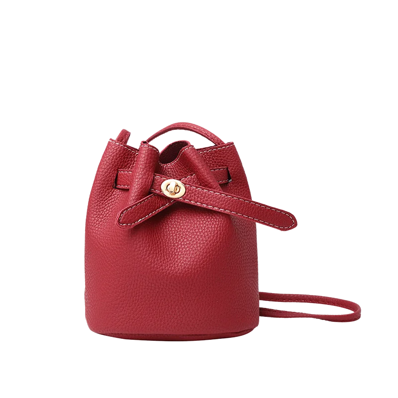 Женская сумка мессенджер с цепочкой на плечо индивидуальная модная маленькая