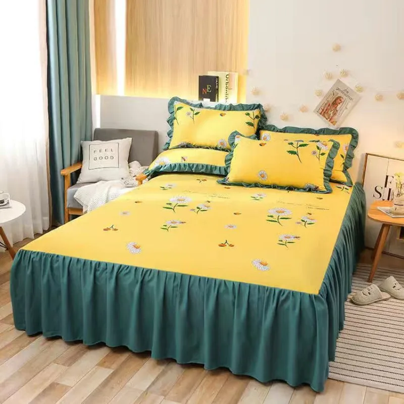 

1pc Bed Skirt + 1/2pcs Pillowcase Bedding Set Sanding Soft Bedspread King Queen Size New Pattern Bed Cover 2021