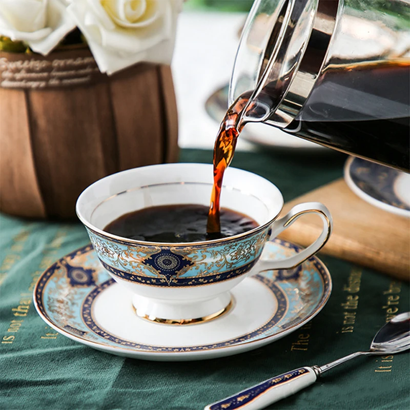 Кофейная чашка из костяного фарфора в европейском стиле керамическая с золотом