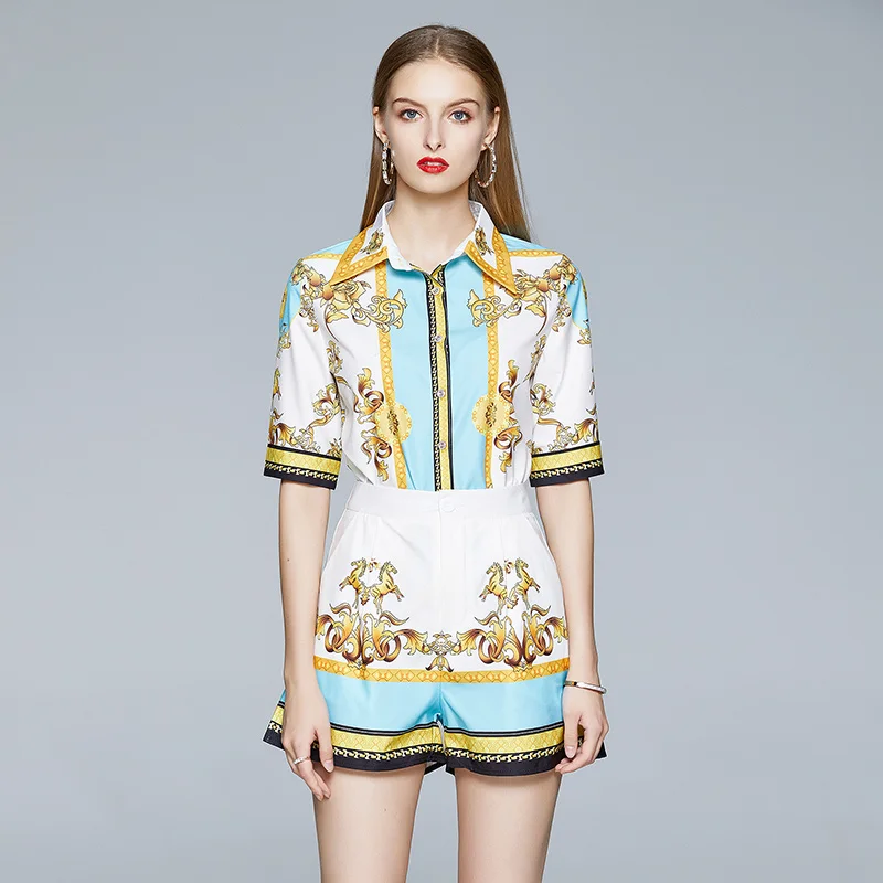 Conjunto de 2 piezas formado por Top y pantalón corto, manga corta, cuello vuelto, con bolsillos, para mujer