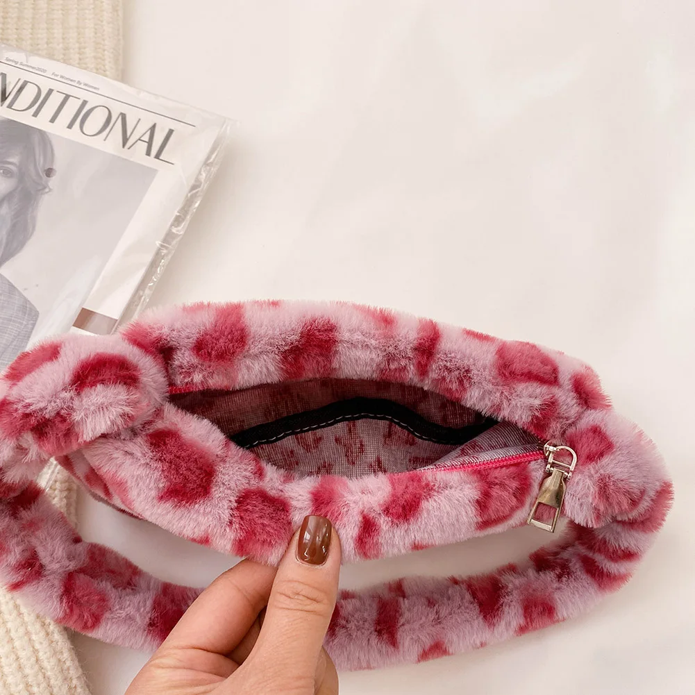

Fluffy Shoulder Messenger Bag Women Retro Animal Pattern Underarm Bag Female Mini Plush Shoulder Bag Fashion Ladies Handbags