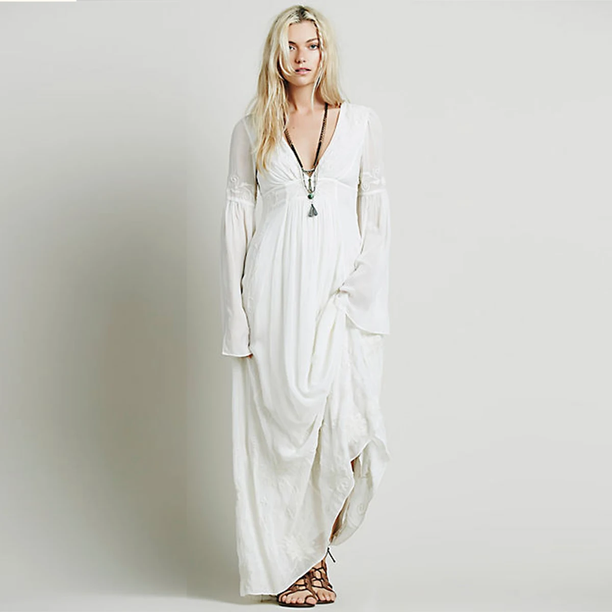 

Женское платье макси, с цветочной вышивкой, V-образным вырезом и длинным рукавом