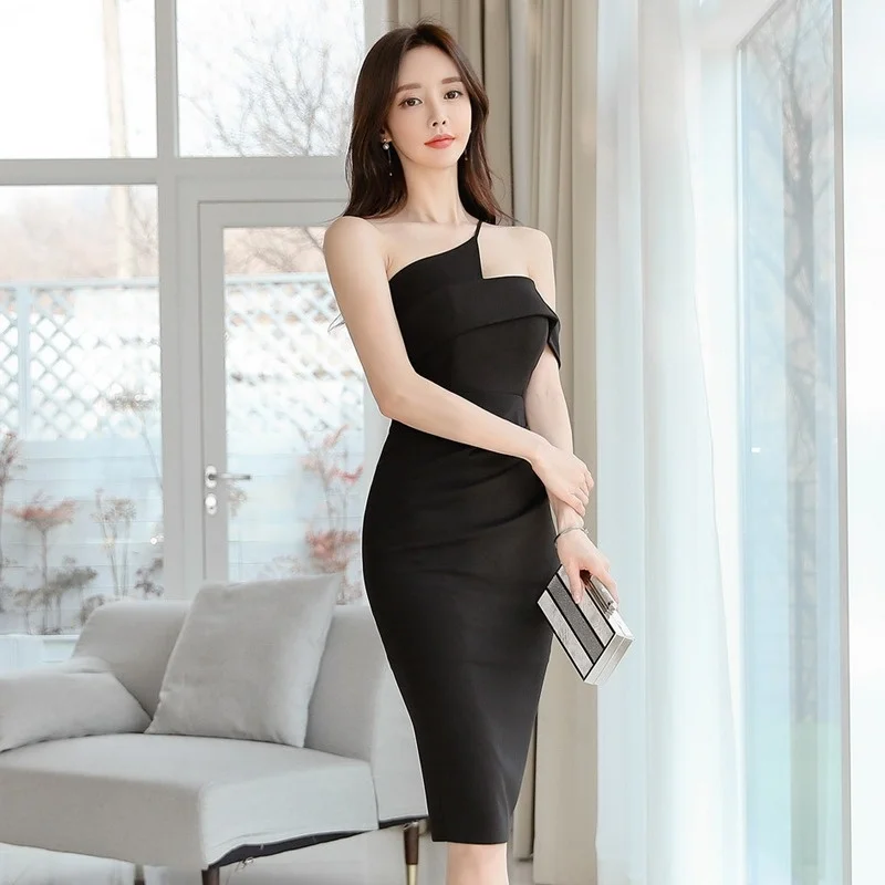 

Женское вечернее платье средней длины, с длинным рукавом