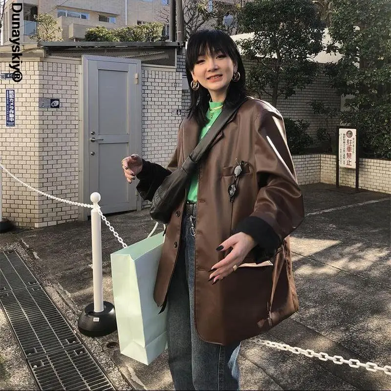 

Винтажная свободная кожаная куртка для женщин, Корейская шикарная мотоциклетная куртка из искусственной кожи, Женская Весенняя мода 2021, ул...