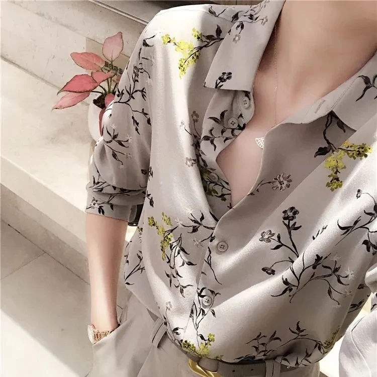 

2021 spring and autumn new jacket Korean shirt shirt female design sense long sleeves Polyester vintage top Streetwear