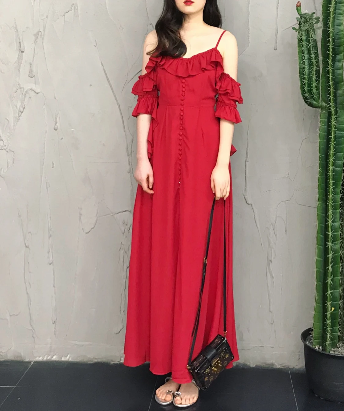 Сексуальное летнее пляжное шифоновое платье с холодными оборками длинное