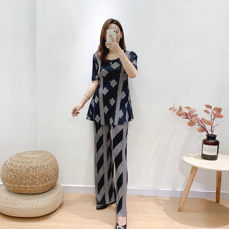 Плиссированный костюм LANMREM с принтом топ короткими рукавами + широкие брюки