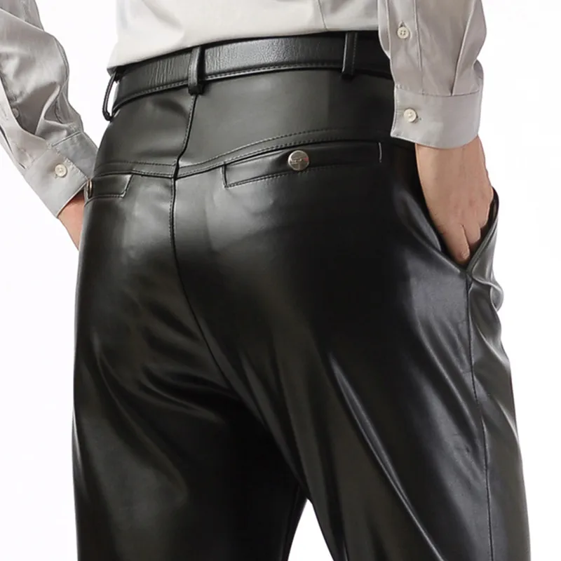 Новинка Зима 2020 мужские утепленные флисовые брюки из искусственной кожи теплые