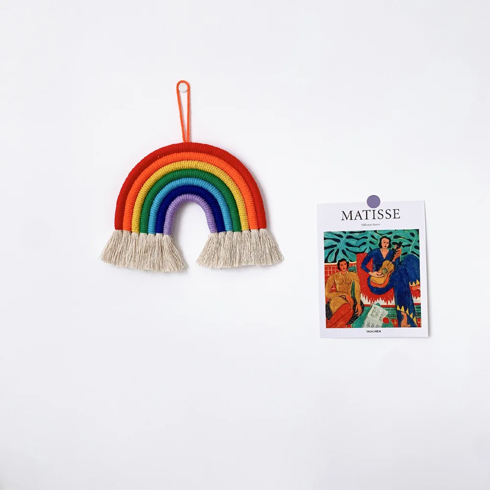 Детская комната в скандинавском стиле ручная работа плетение радужной стены