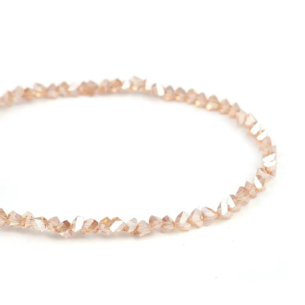 Модные стеклянные бусины 8seasons треугольные белые прозрачные около 4 мм x Длина 38 см