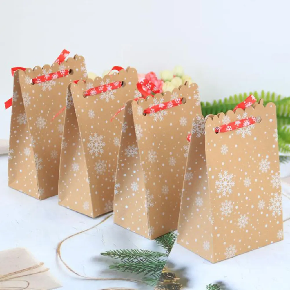 

24/50pcs Kraft Paper House Shape With Ropes Candy Gift Bags Cookie Bags Packaging Boxes Christmas Tree Pendant Party Decor