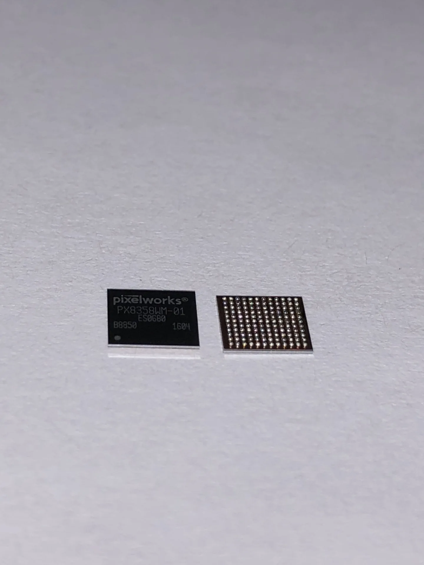 

Видеопроцессор PX8358WM-01 // PIXELWORKS WLCSP-132