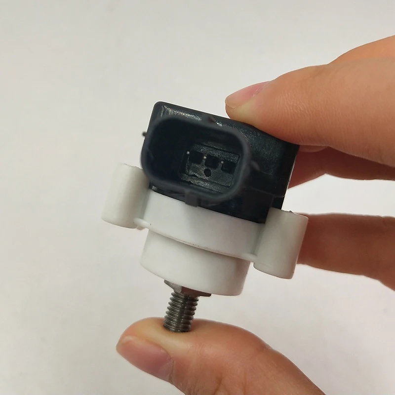 

NEW Brand Car Headlight Level Sensor Body Height Sensor For Suzuki / Vitara Grand Vitara / Mitsubishi Pajero