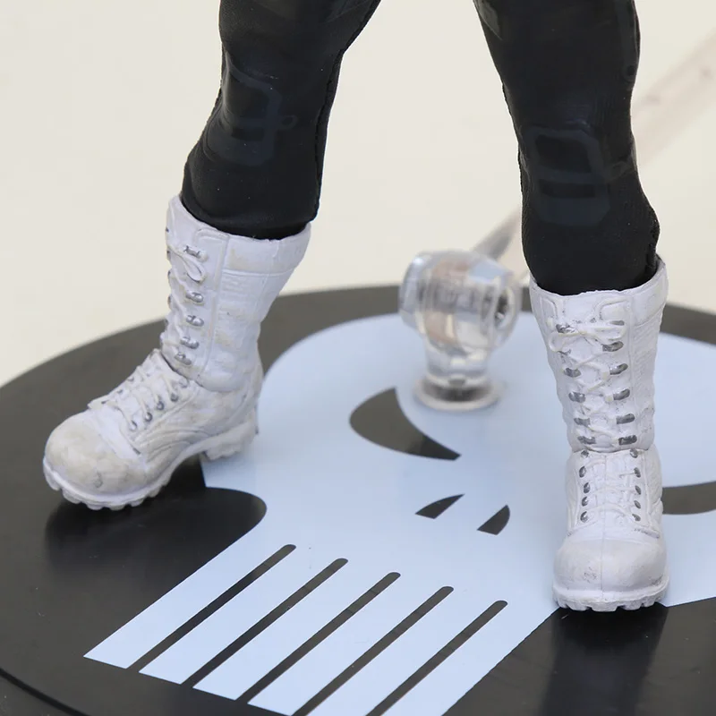 Mezco Каратель Um: 12 ПВХ фигурка игрушки Коллекционная модель Кукла Каратель Рождественский подарок для мальчика
