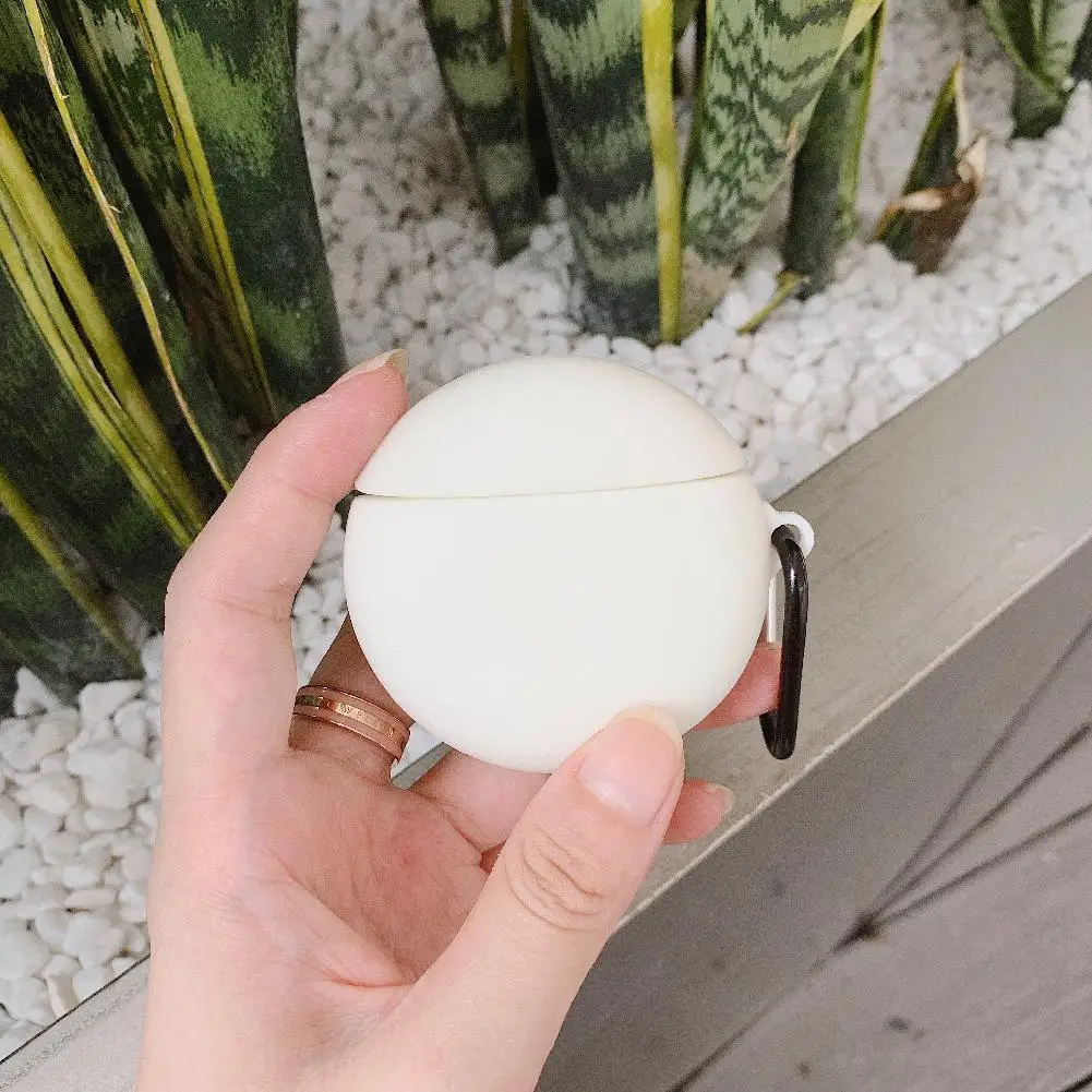 Защитный силиконовый чехол для наушников противоударный светящийся в темноте