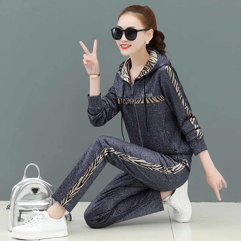 

2021 Spring new Women Fall Winter Pleuche Zebra-stripe Long Sleeve Sweatshirts Hoodie Pants Two Pieces Sets Tracksuits Outfits