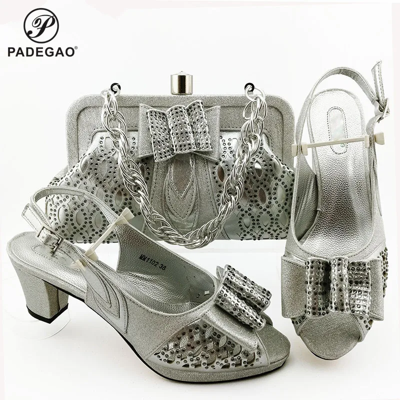 Удобные туфли-лодочки на каблуке Босоножки в африканском стиле с сумочкой