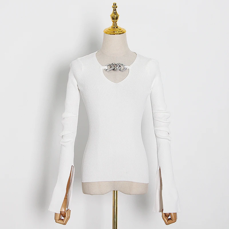 Женский трикотажный свитер TWOTWINSTYLE черный ажурный с V-образным вырезом и длинными