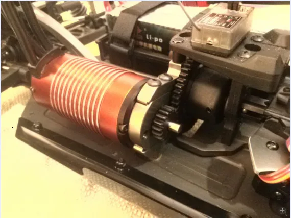 1/8 rc автомобиль внедорожников грузовик Nitro изменение бесщеточный идеальный двигатель Монтажный держатель Kyosho HSP hobao FS racing