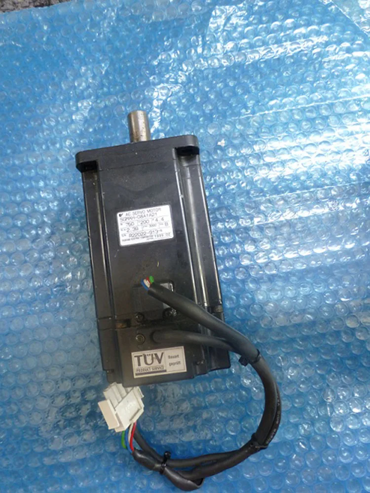 

Yaskawa SGMAH-04A1A21 AC Servo Motor Used In Good Condition