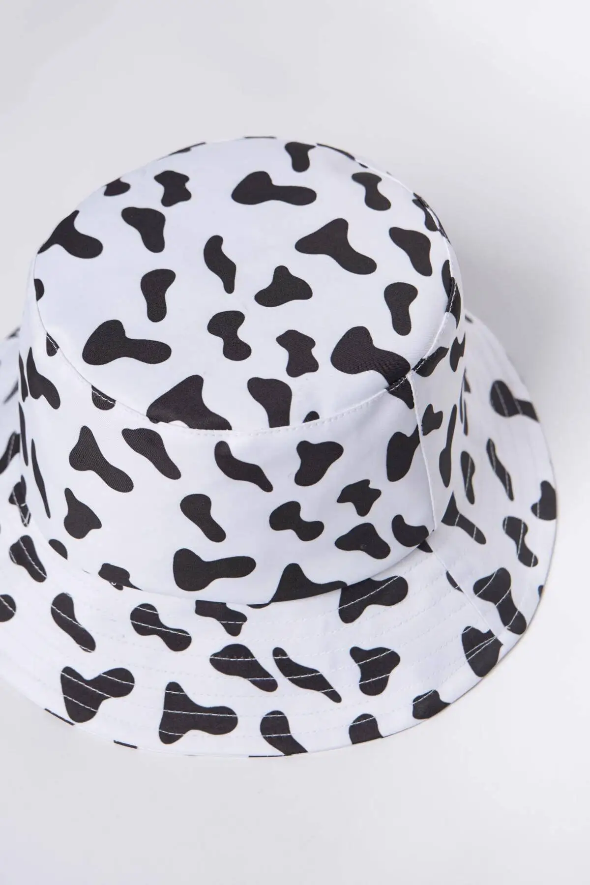 

Women Black White Hat pk1045 - E1 Adx-0000023856