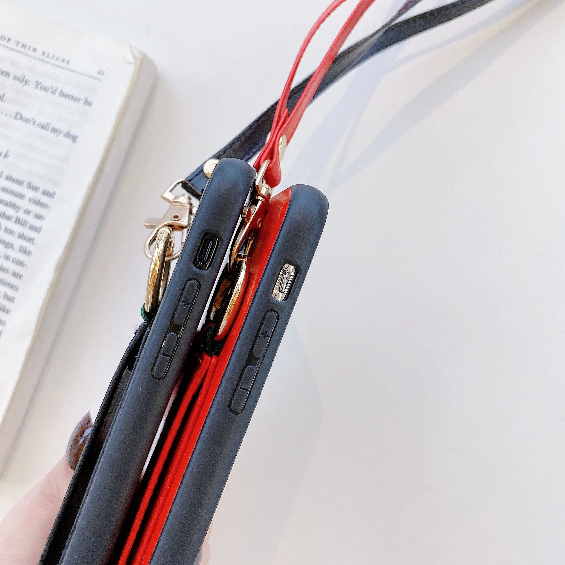 

Fashion Wrist Lanyard Wallet Phone Case For iPhone 12 Pro 11 XS MAX XR X 7 8 Plus Luxury Leather Crossbody Chain Bag Cover