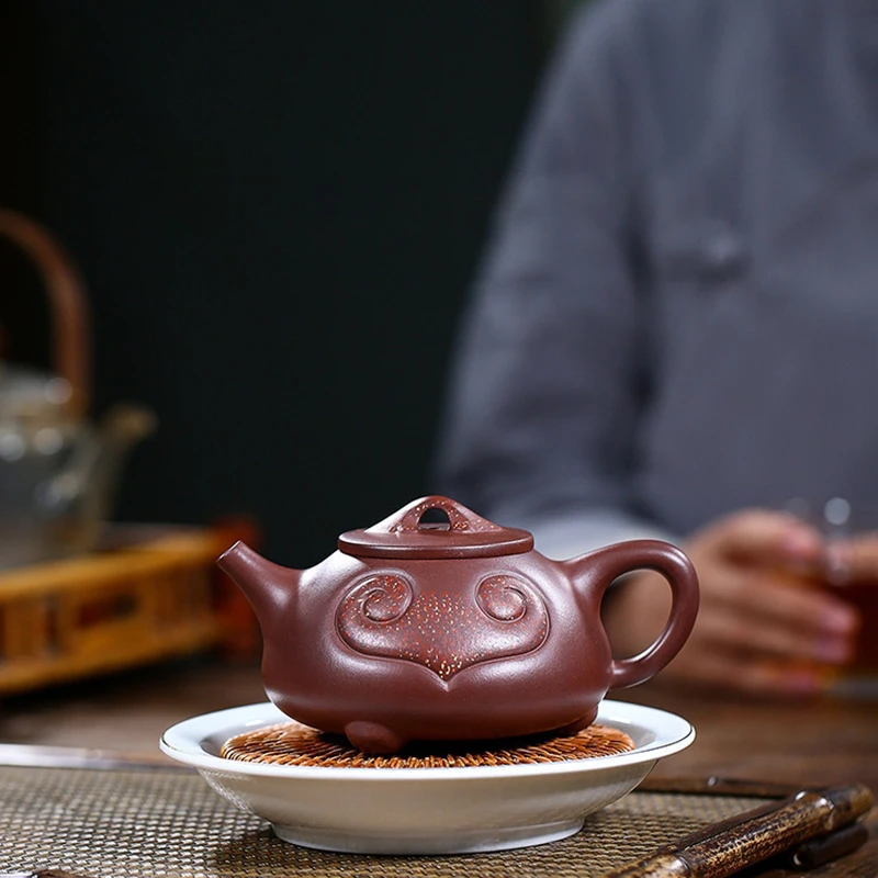 

Yixing Purple Clay tea raw ore purple mud hand-paved sand Ruyi stone scoop teapot Kung Fu tea set teapot 330ml