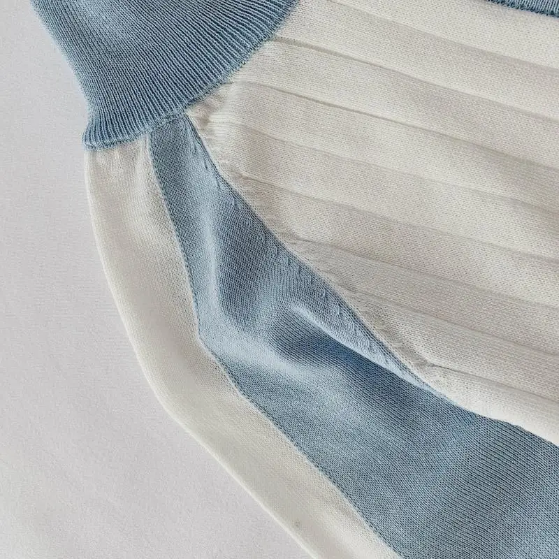 Коробов новые осенние на молнии с высоким плотно облегающим шею воротником