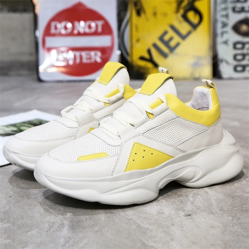 Кроссовки мужские из натуральной кожи с круглым носком на шнуровке |