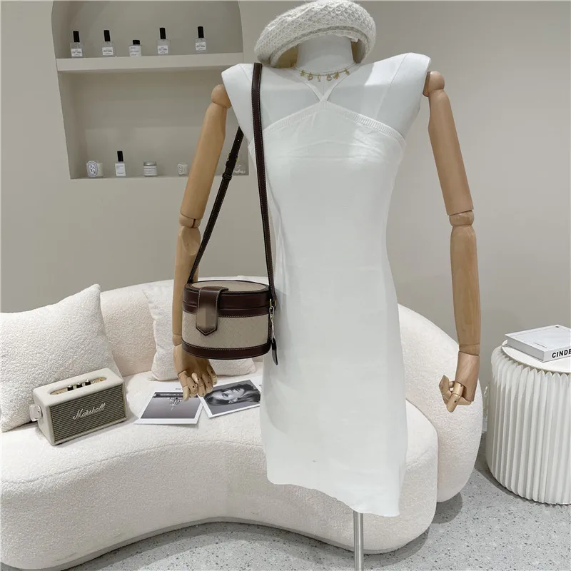 

Women's Spring Summer 2021 Fashion Slim open back waist dress Temperament hang neck cross suspender knitting Dress