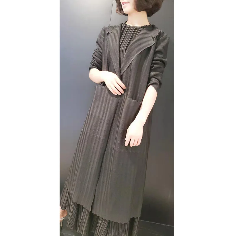 

Autumn New Cross Border Women's Hand Pleated Lapel Long Sleeve Trench Miyake Pleats Trench