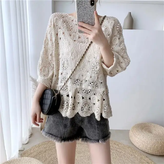 

2020 Summer New Palace Style Lace Embroidery Ruffled Shirt Female Niche Retro Crochet Hollow Top Trend