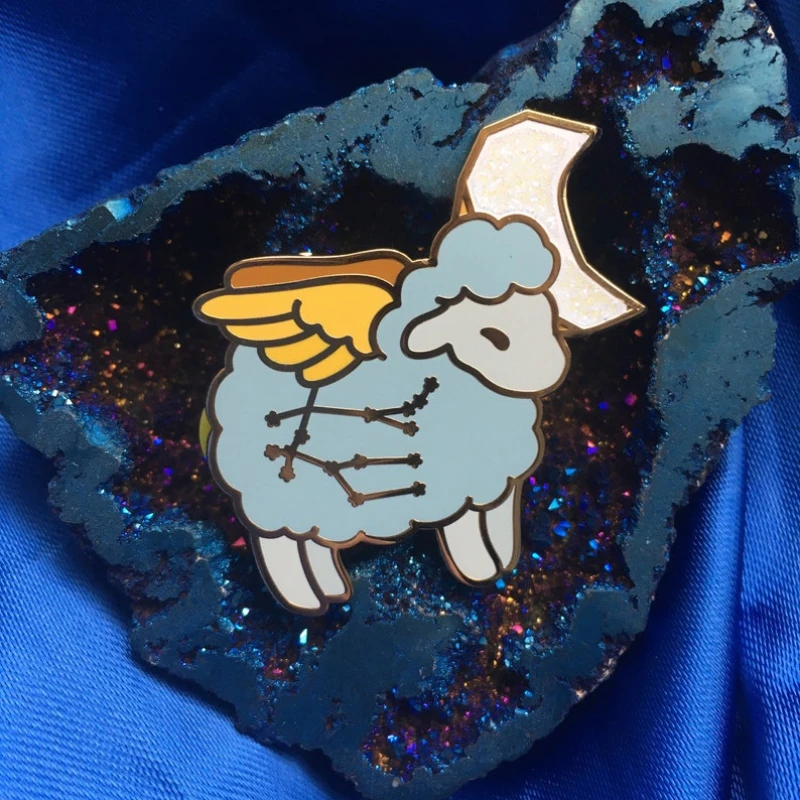 Милые эмалевые заколки Бесконечность Летающая овечка животные Лунная брошь