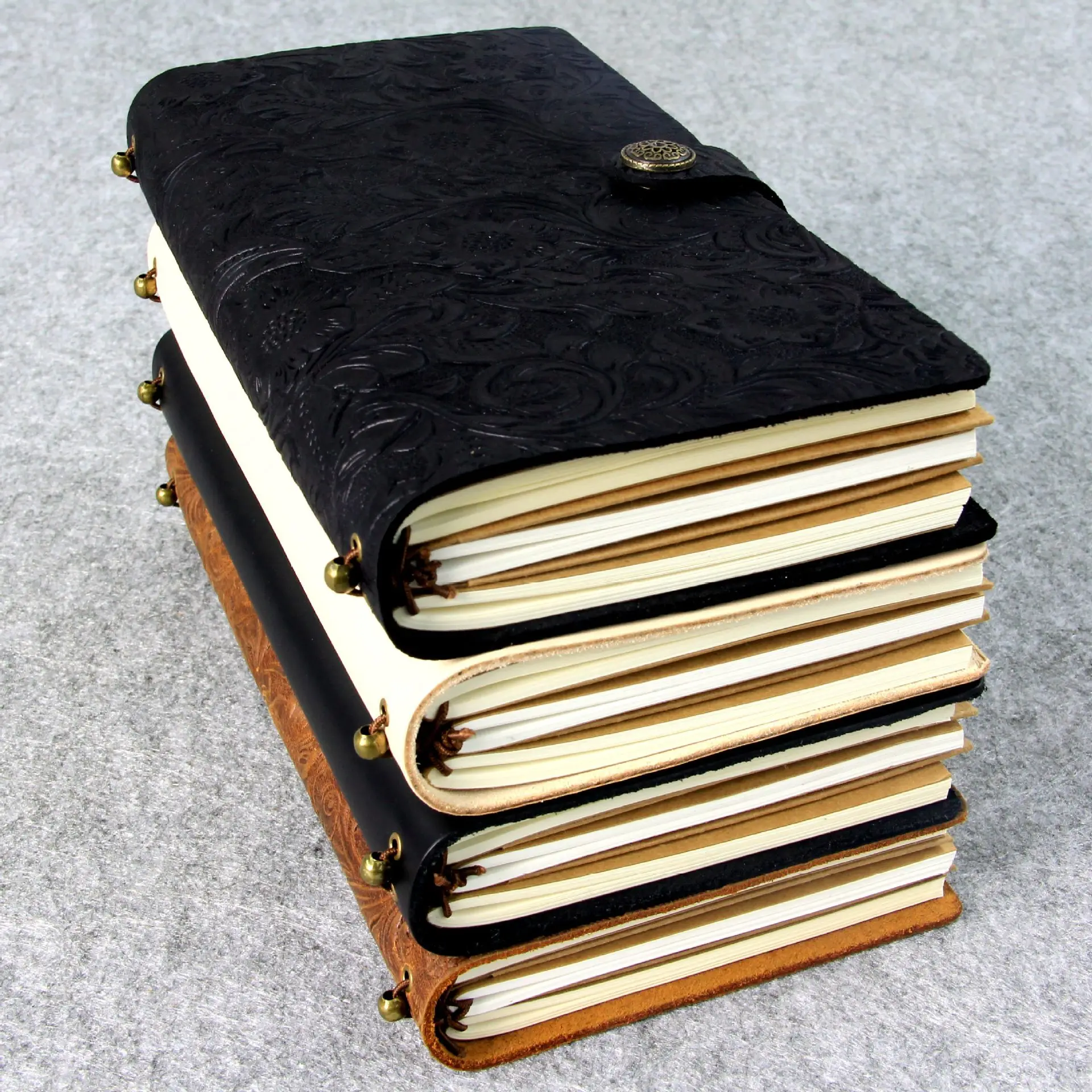 

Записная книжка из натуральной кожи, 13x22 см, ручная работа