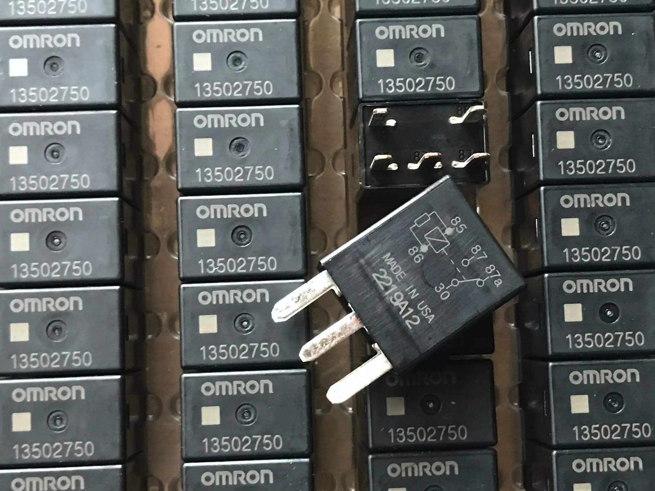 Новинка автомобильное реле G8V-RH-1C7T-R-GM03 13502750 12 В постоянного тока 5 контактов |