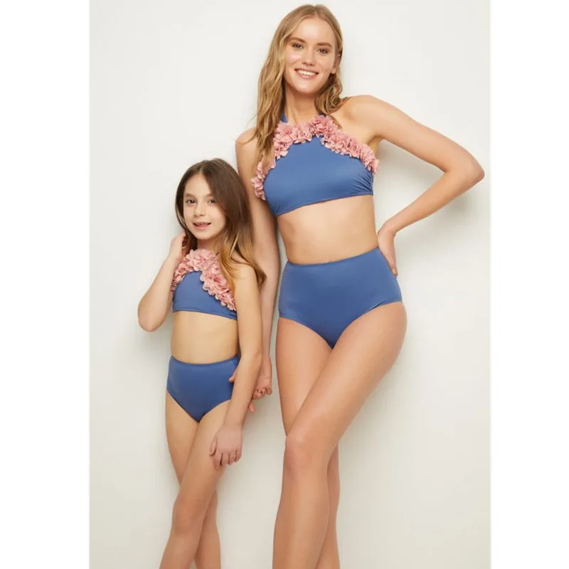 Купальные костюмы для мамы и дочки купальник с цветочным рисунком