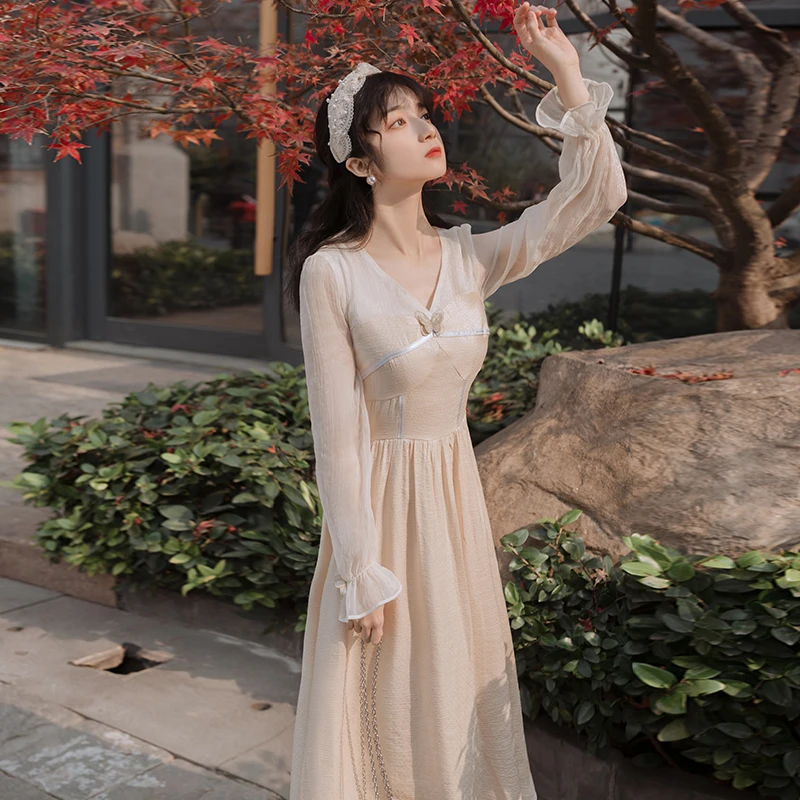 

2021 Long Sleeve V- Neck Long Sleeve Bell Sleeve Nostalgic New Dress Free Shipping