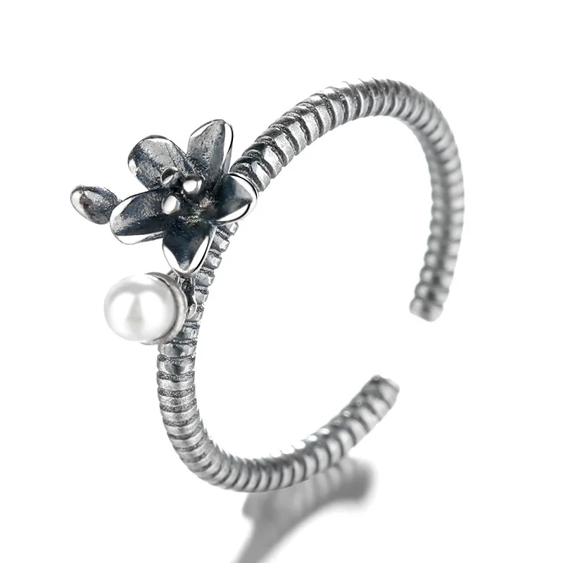 

YZX77 Fashion jewelry small flower retro ring