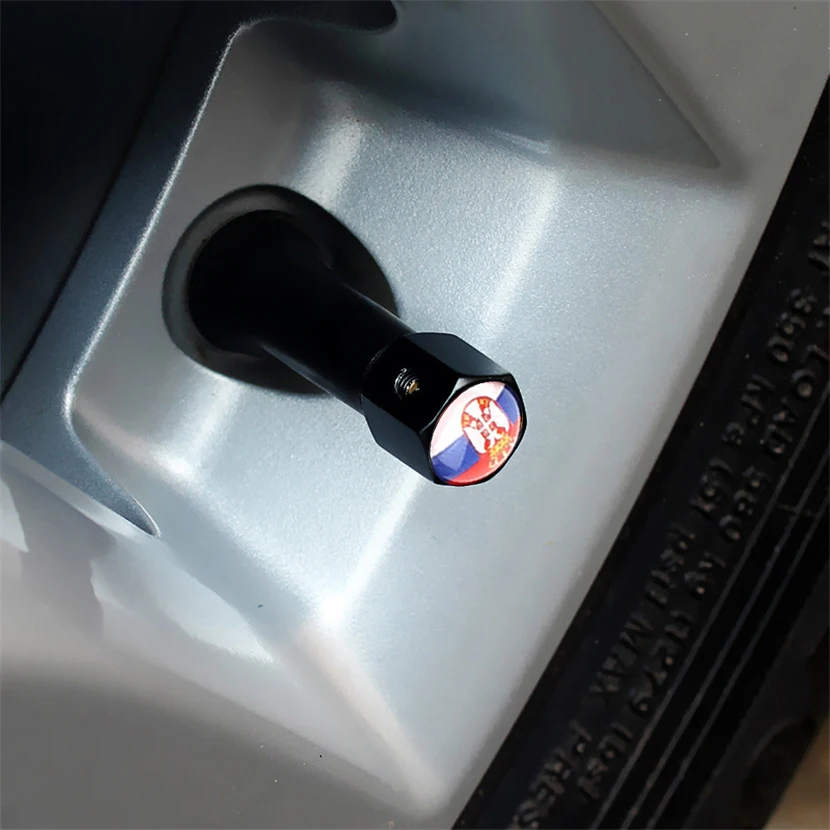 Колпачки для клапанов автомобильных шин Selvia в стиле флага противоугонные