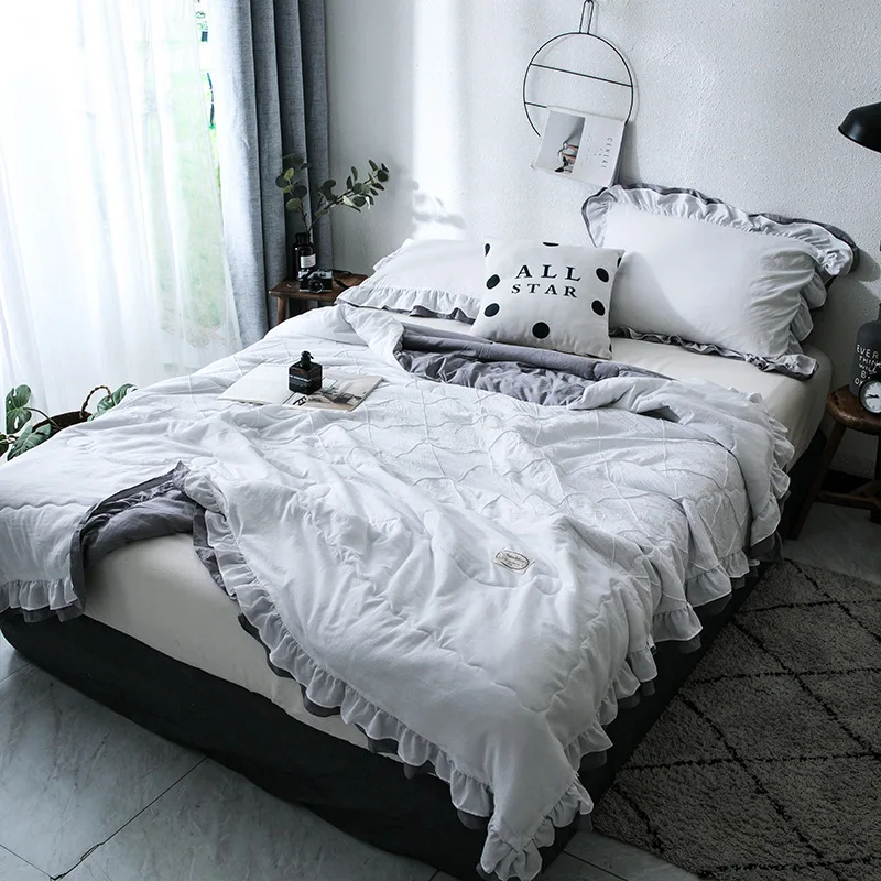 Розово-серое тонкое летнее стеганое одеяло в клетку комбинированное воздушное