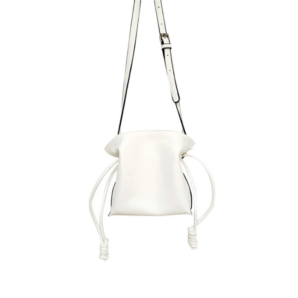 

2021 Wild fashion Simplicity single shoulder bag Solid colors Bucket bag