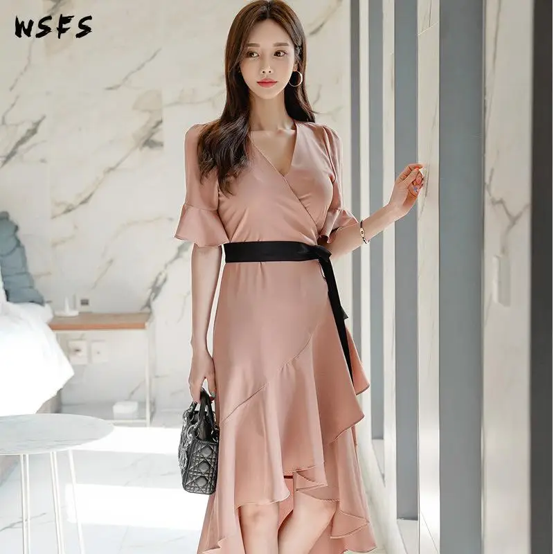 Женское винтажное вечернее платье розовое облегающее с асимметричным подолом в