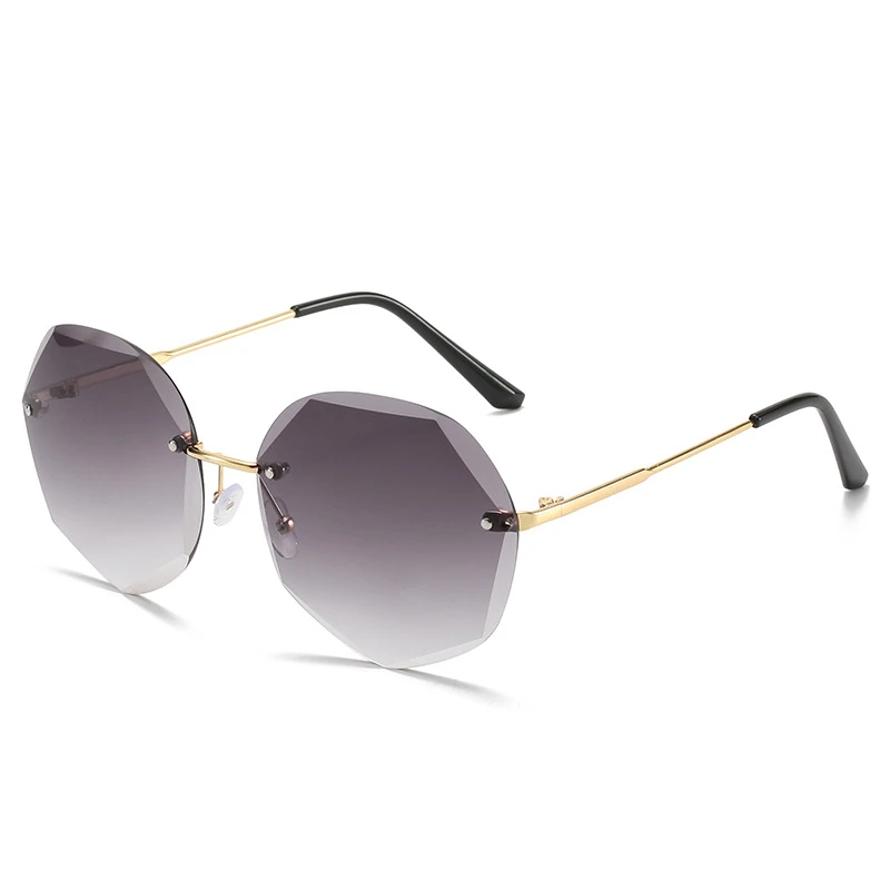 

2021 New Fashion Tea Gradient Sunglasses Women Ocean Water Cut Trimmed Lens Metal Curved Temples Sun Glasses Female UV400