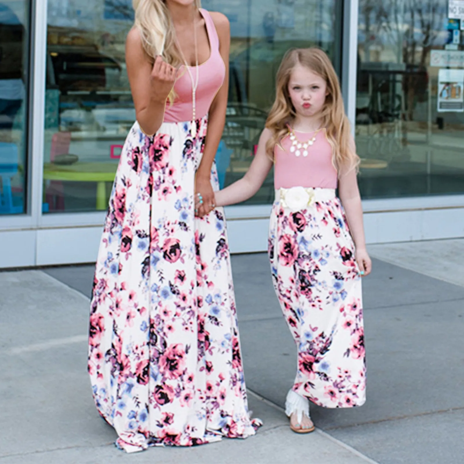 

Dress Mommy And Me Sleeveless Flower Print Maxi Dresses Family Summer Matching Set Dress Children's Clothing Vestidos Outfits
