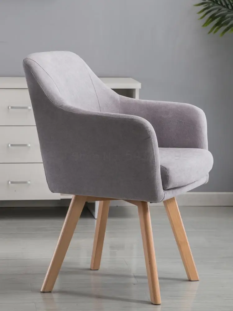 Полностью моющийся скандинавский обеденный стул из твердой древесины для