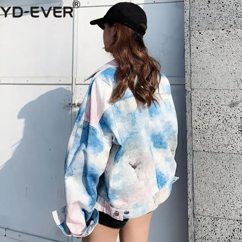 Женская джинсовая куртка оверсайз с длинным рукавом и нагрудным карманом в