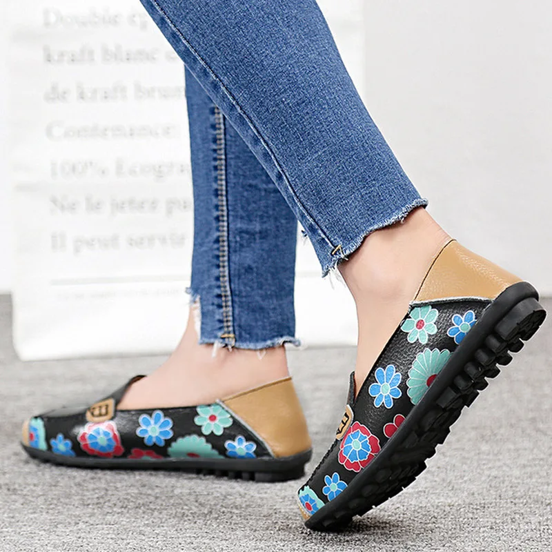 Туфли женские кожаные на плоской подошве повседневные лоферы мягкие удобные без