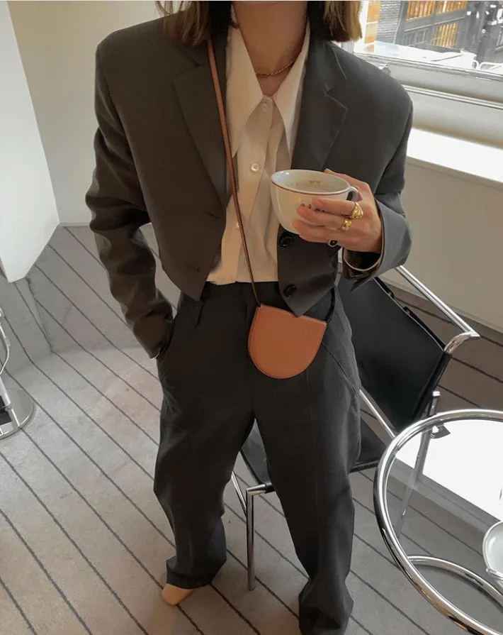 

Women White OL Blouse 2020 New Long Sleeve Lady Office Wear Turn-down Collar Shirt and Top With Single Pocket